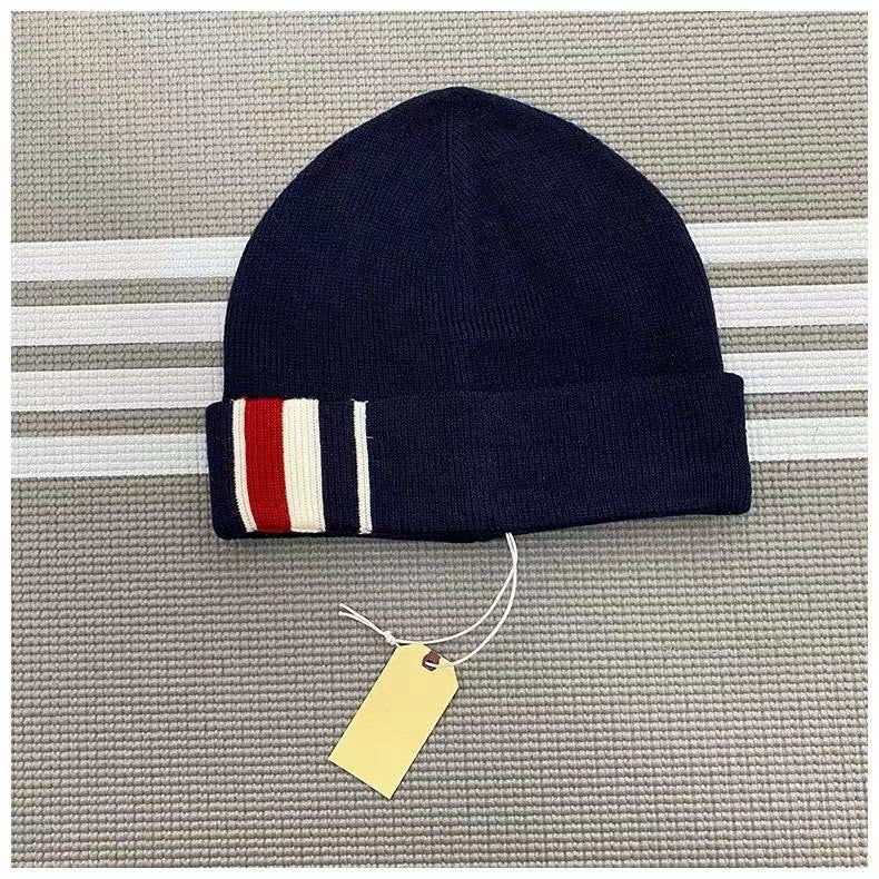 Unisex knitted hat