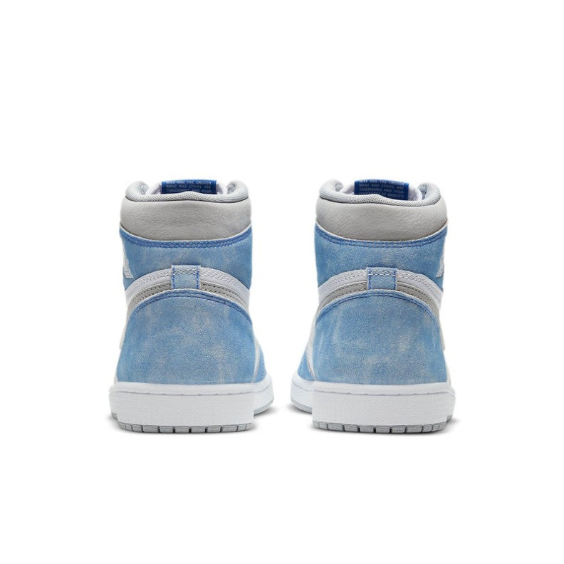 Air Jordan 1 Retro High OG 'Hyper Royal / Light Smoke Grey' – 555088-402