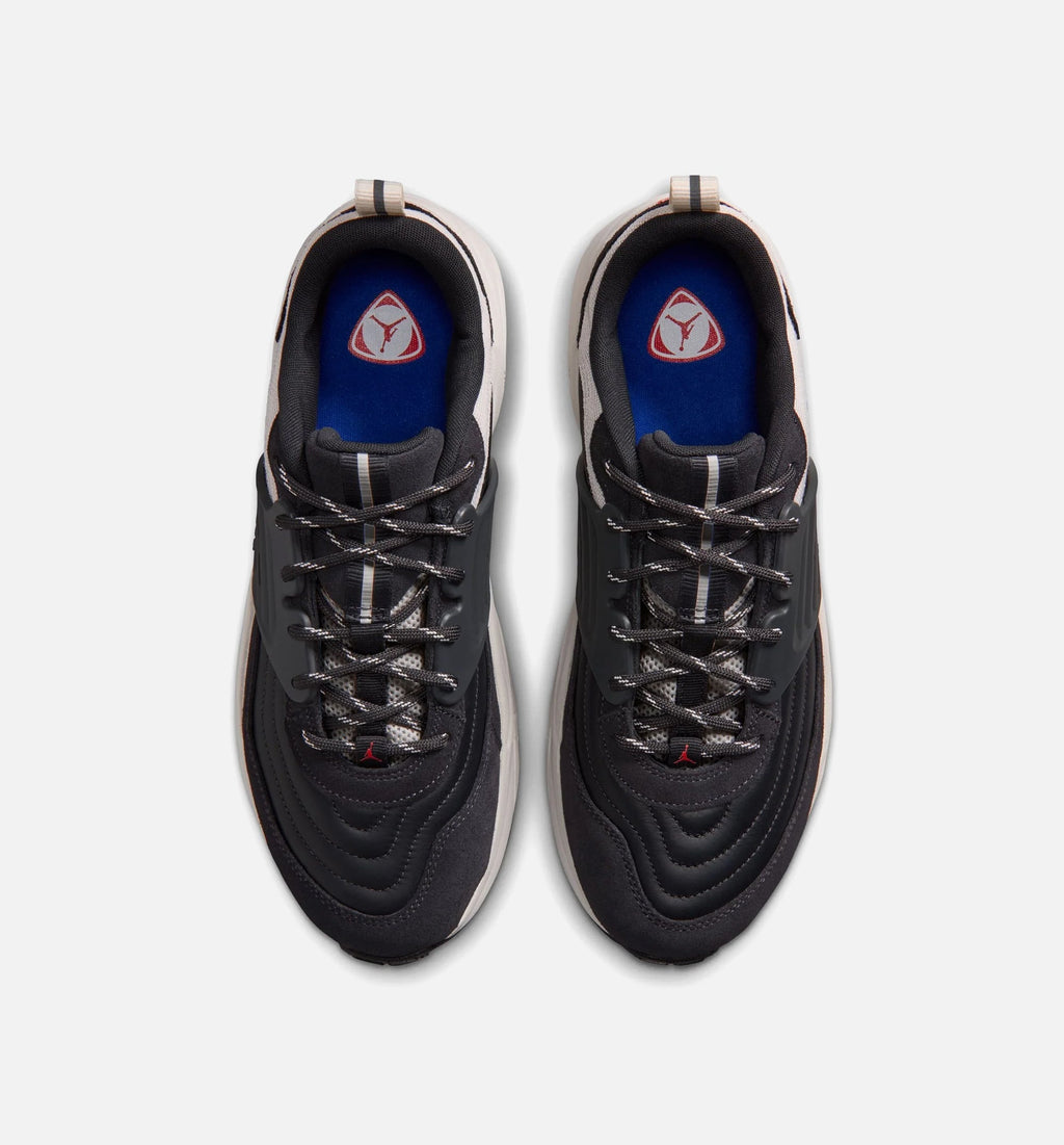Trunner OS SE Men's Lifestyle Shoes - Off Noir/University Red/Phantom