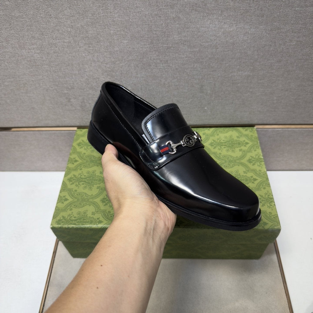 Gucci Men's Black Metal-Hardware Loafers - Rounded Toe