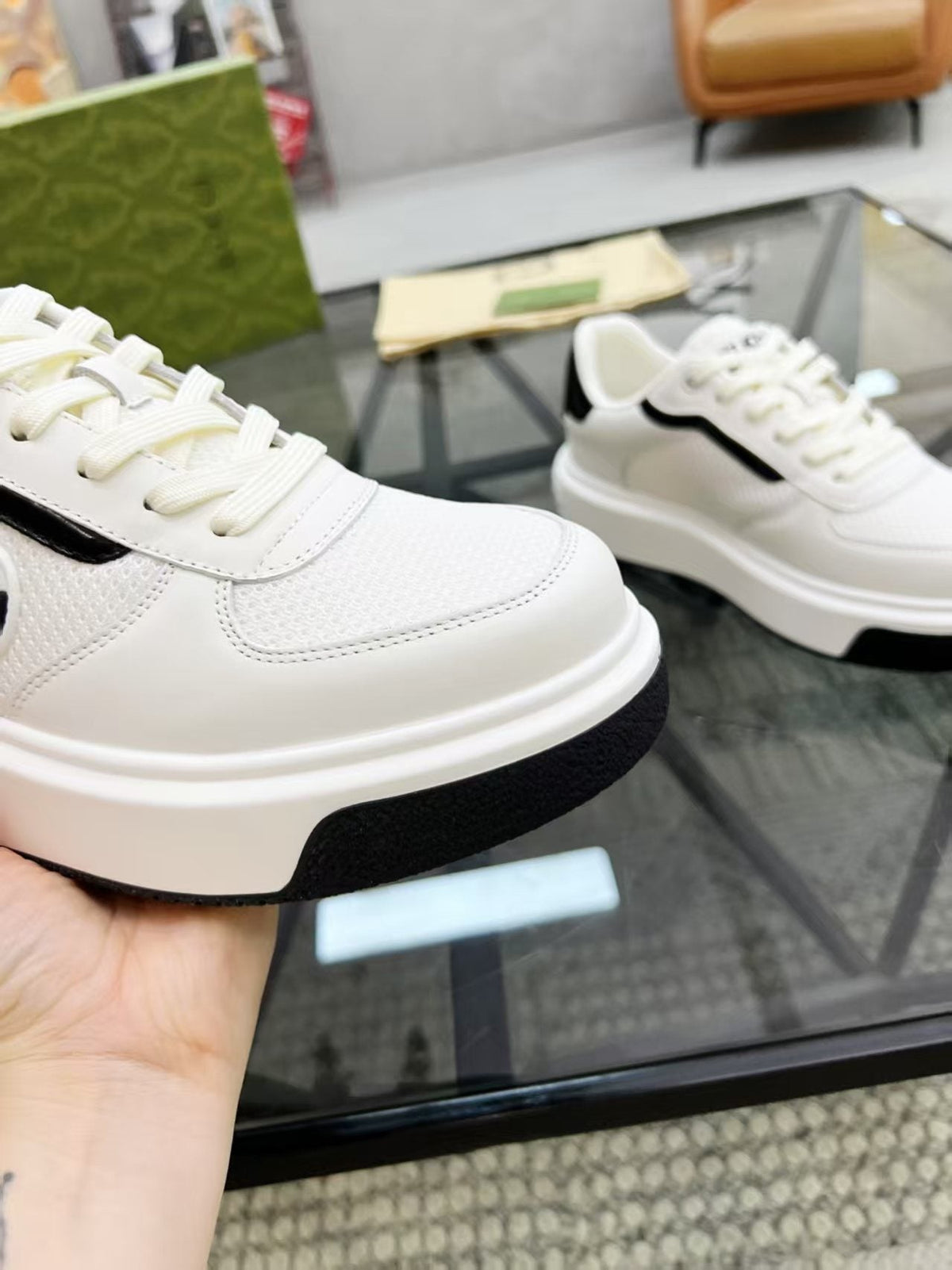 Gucci Men's White and Black Low-Top Sneakers