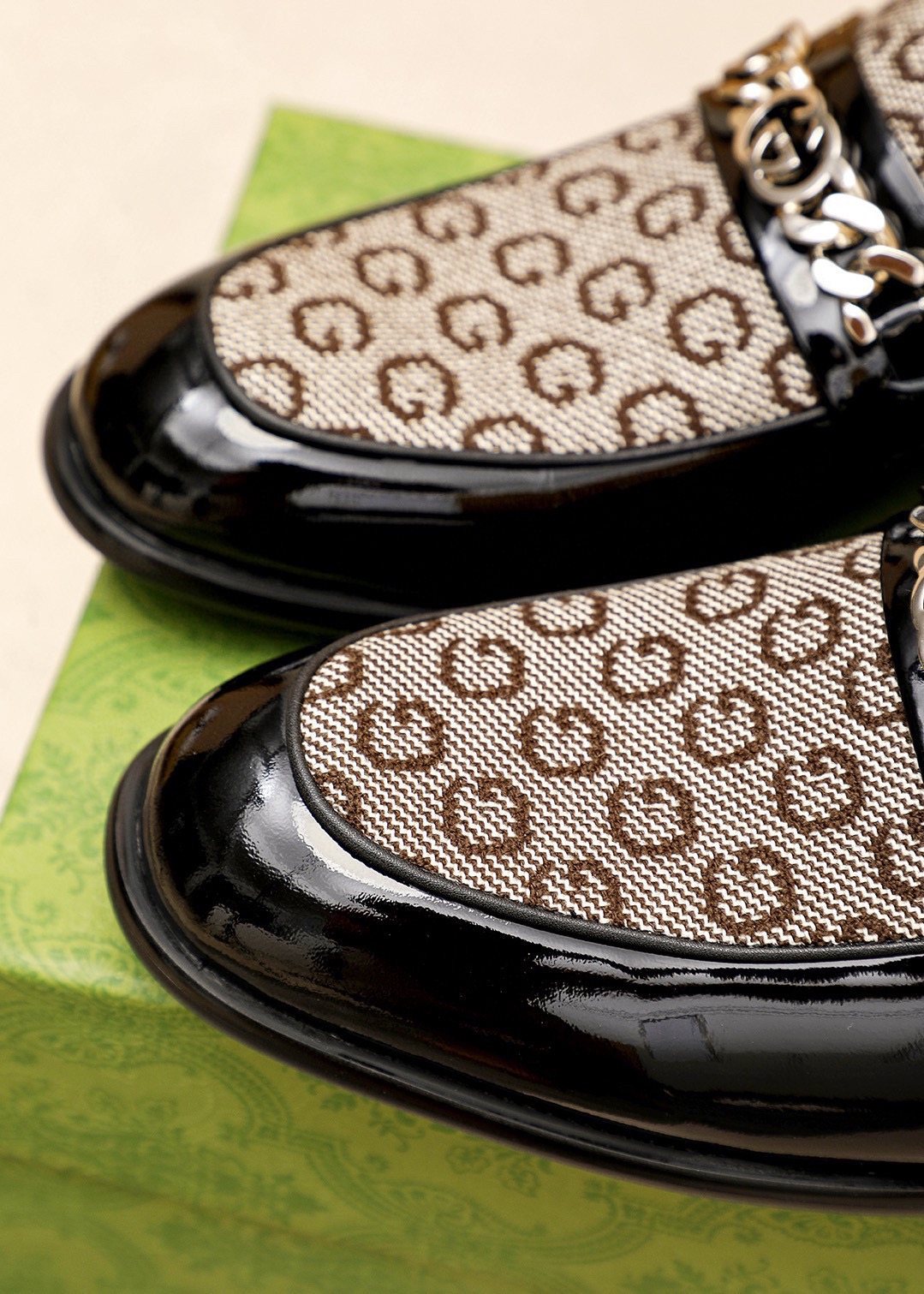 Gucci Men's Black & Beige Patterned Loafers