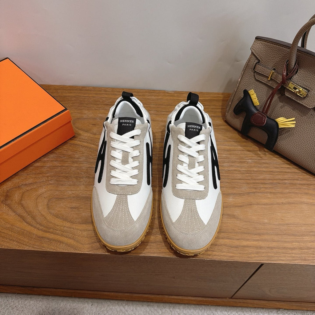 Hermès Contrast-Panel Low-Top Sneakers