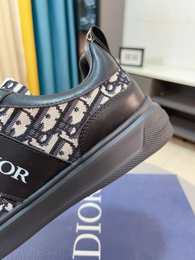 Dior Men's Patterned Low-Top Sneakers - Gray Patterned Upper Panels