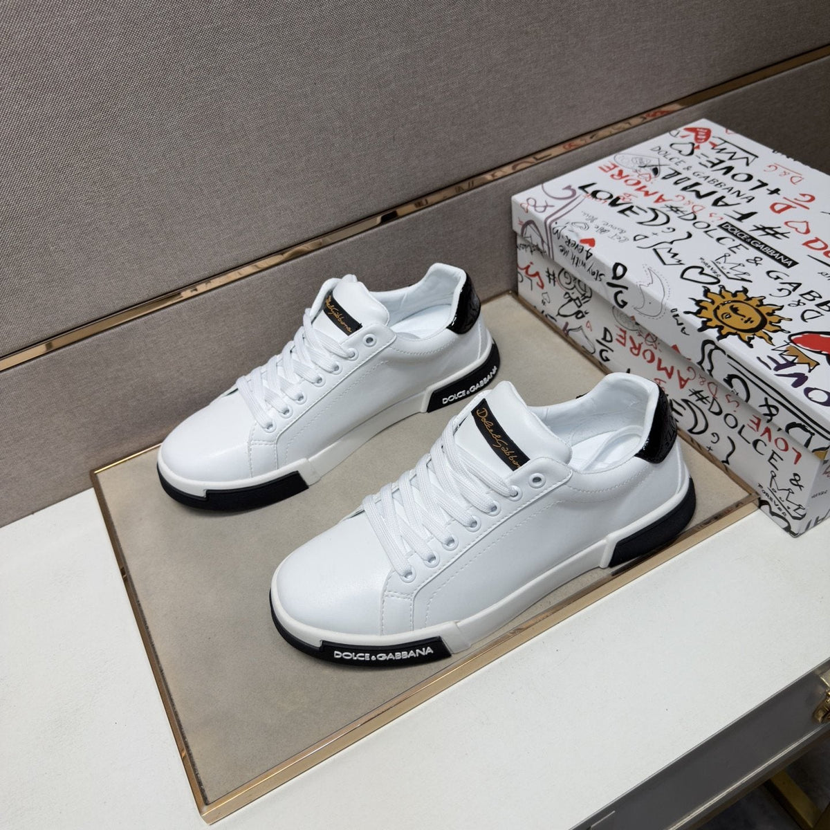 Dolce & Gabbana Men's White Black Low-Top Sneakers