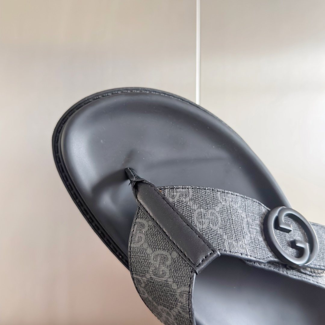 Gucci Black and Gray Monogram Toe-Post Sandals